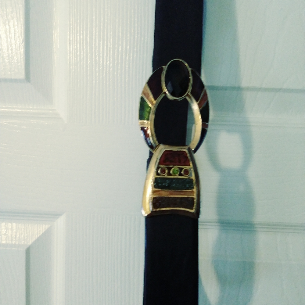 Chico's Adjustable Designer Women Belt.